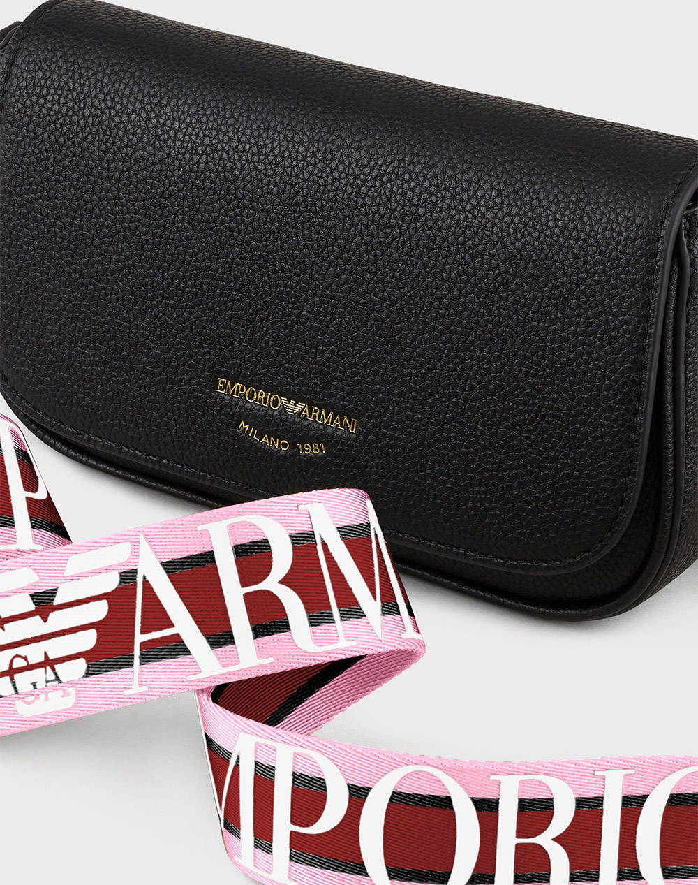 EMPORIO ARMANI WALLET ON CHAIN (Rozměry: V 13 x Š 21 x H 4 cm)