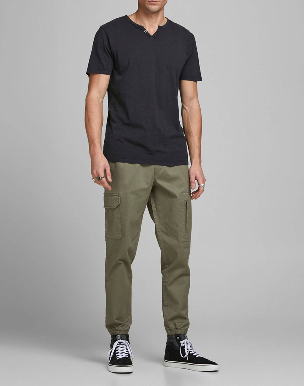 JACK&JONES JJESPLIT NECK TEE