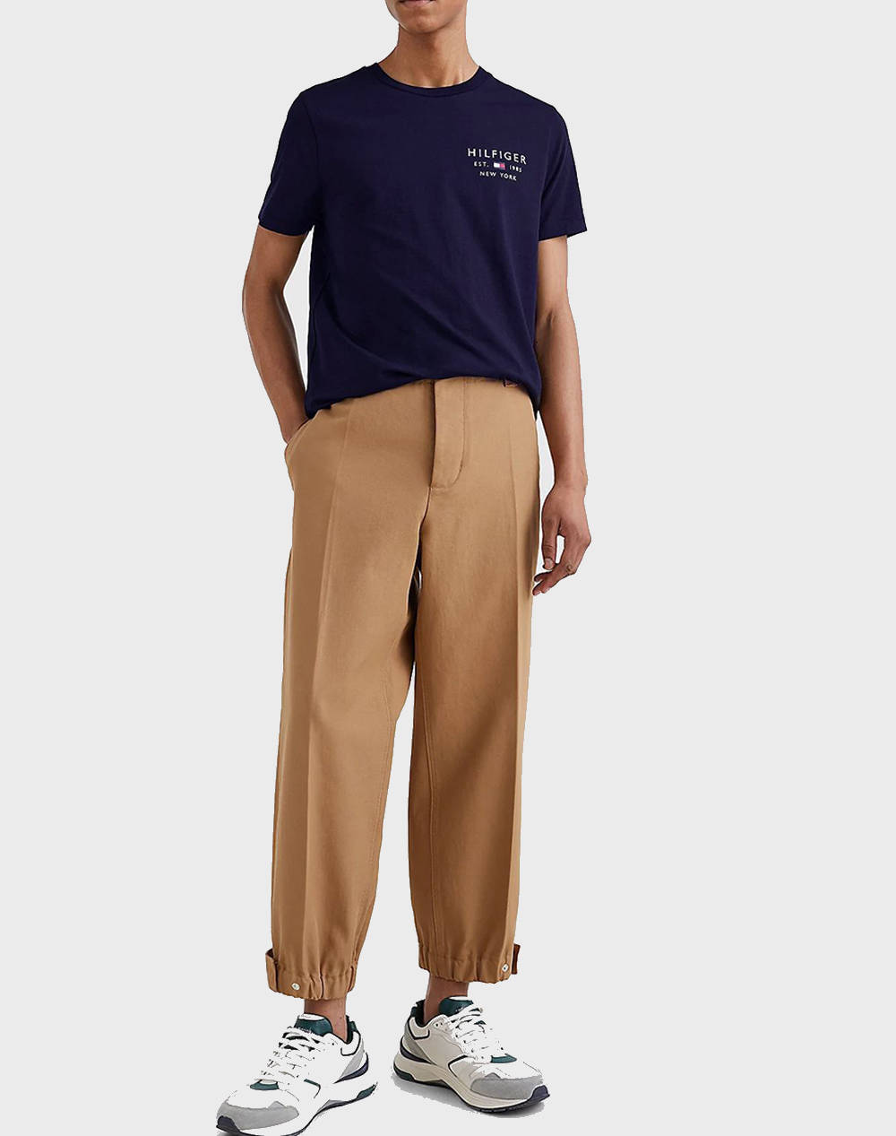 TOMMY HILFIGER BRAND LOVE SMALL LOGO TEE