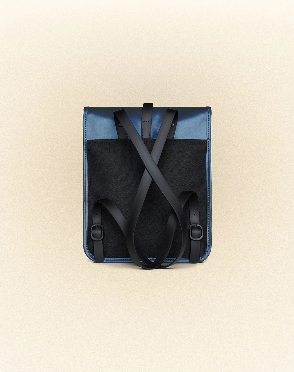 RAINS Backpack Micro W3 (Rozměry: 33 x 27.5 x 7.5 cm)