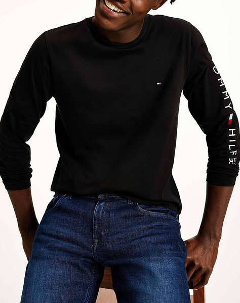 TOMMY HILFIGER T-SHIRT