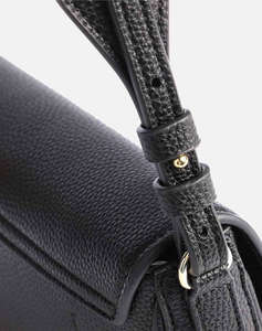 EMPORIO ARMANI WALLET ON CHAIN (Rozměry: V 13 x Š 21 x H 4 cm)